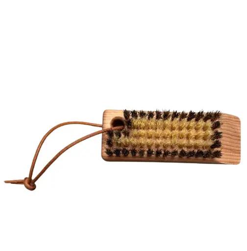 [ART2228] Brosse CHAUSSURE RANDONNEUR Hiking Hêtre et Fibres